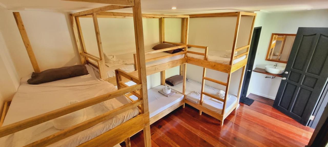 Teritoryo Siargao Hotell General Luna  Exteriör bild